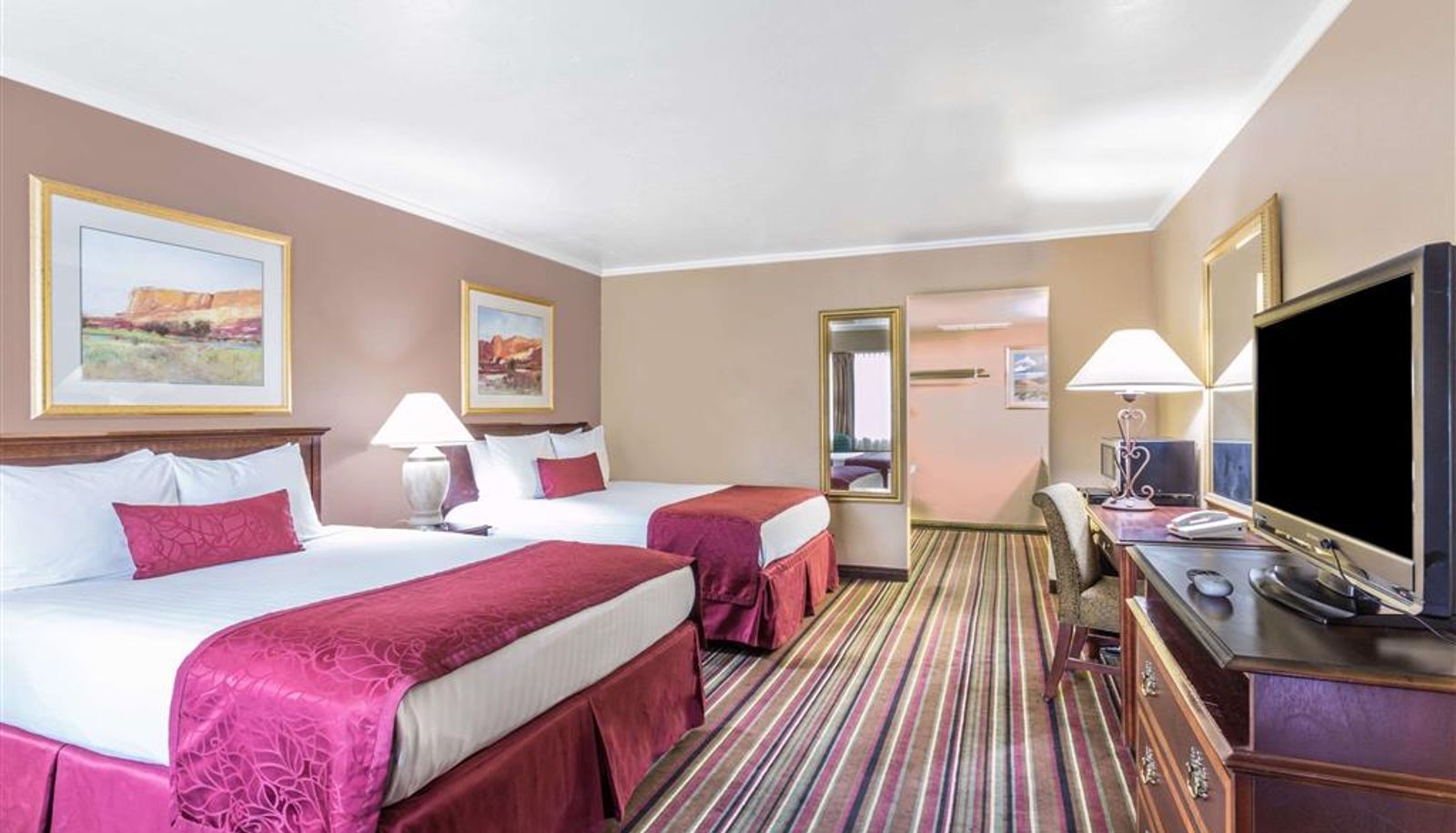 Room - Days Inn & Suites by Wyndham Logan