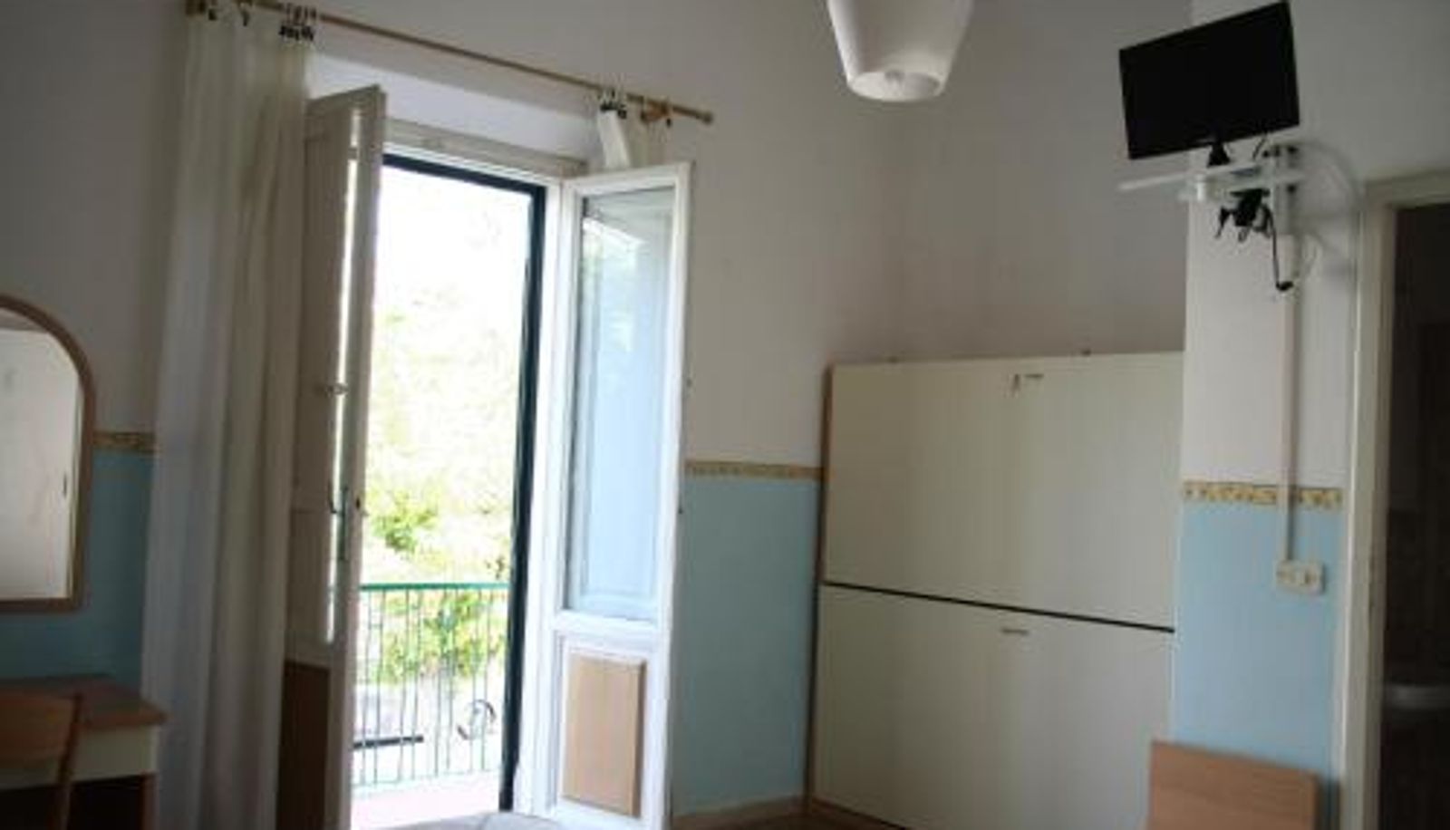 Información - Hotel Ornella