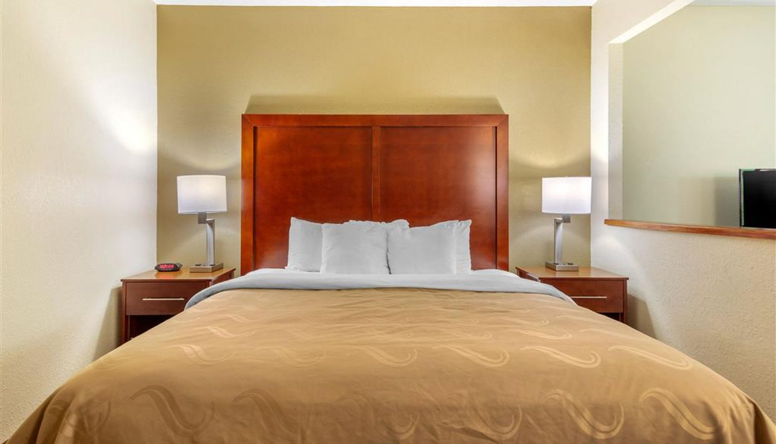 Zimmer - Quality Inn & Suites Olde Town
