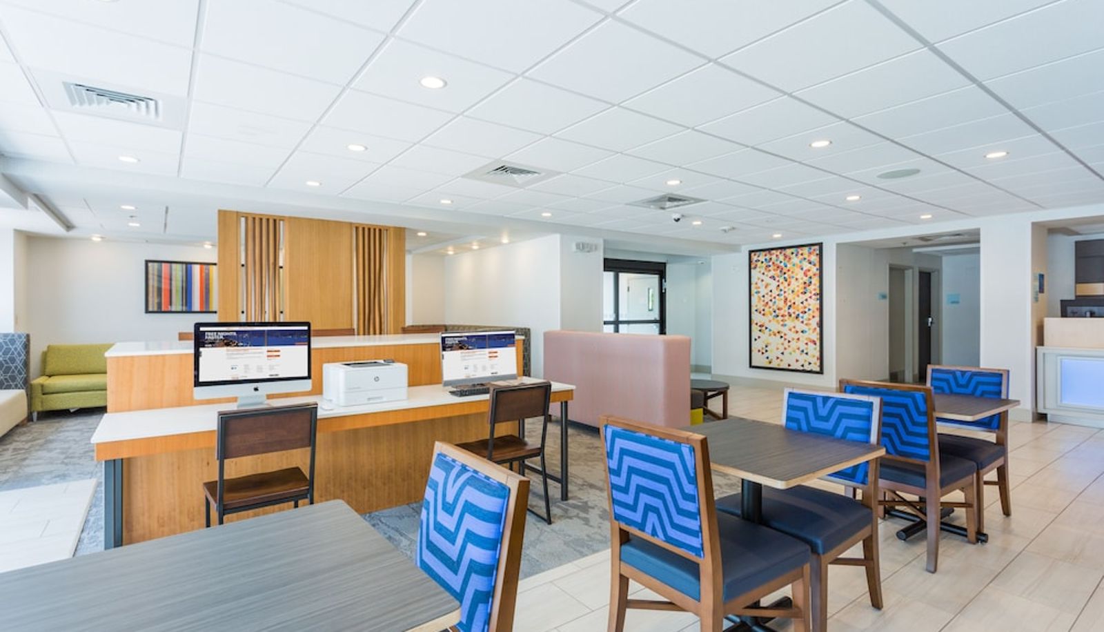 Reception - Holiday Inn Express LORTON by IHG