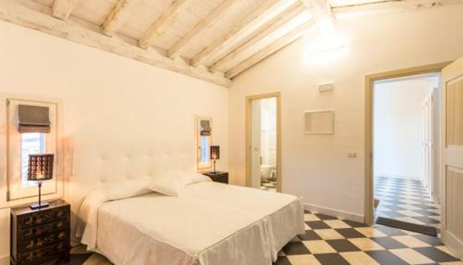 Room - La Petite Maison