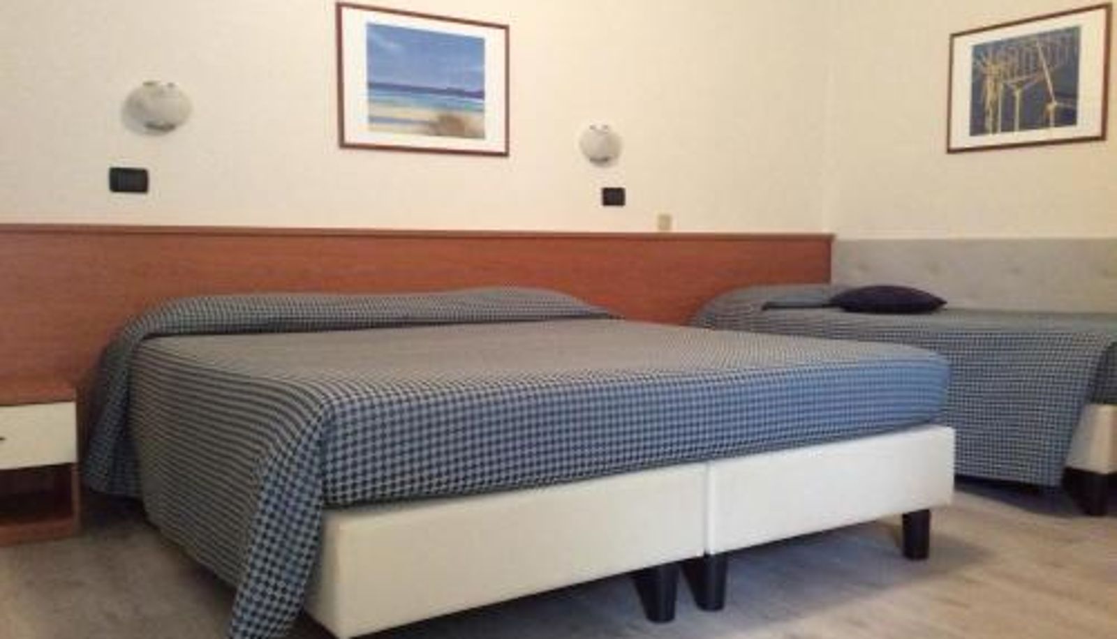 Dreibettzimmer - Hotel Fiorenza & Banksia Meublè