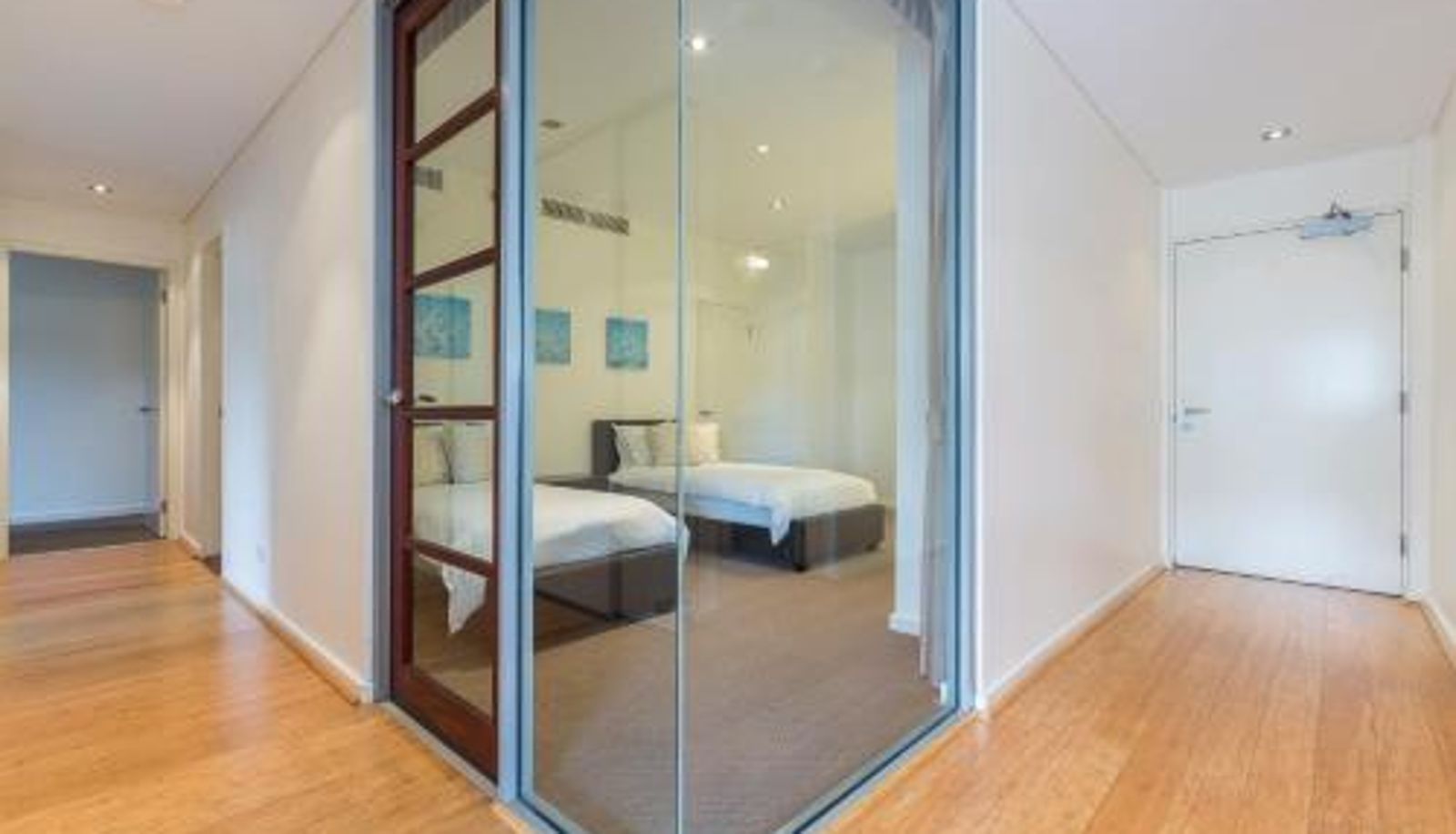 Apartament - Gallery Serviced Apartments