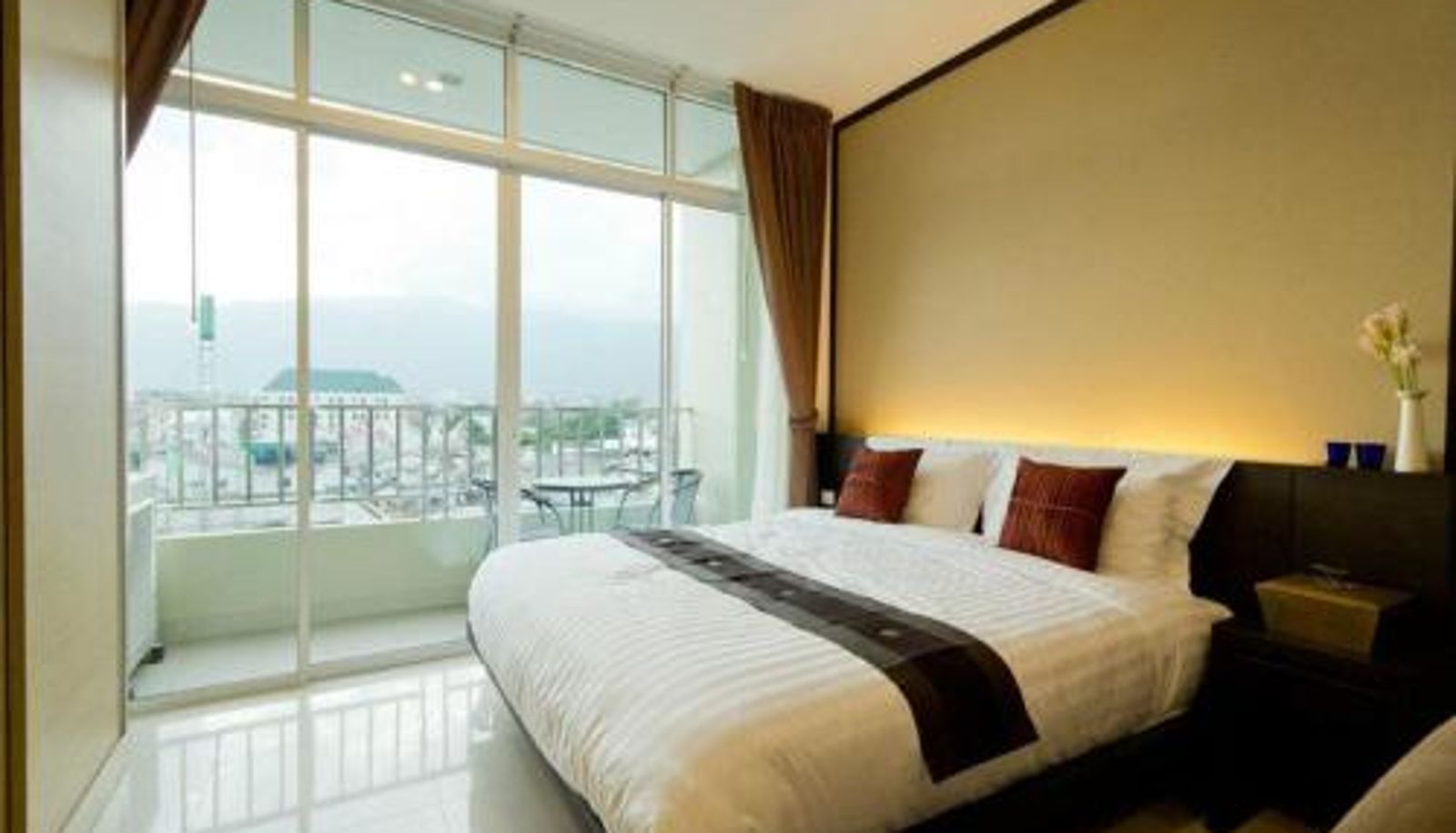 Room - The Grand Wipanan Residence