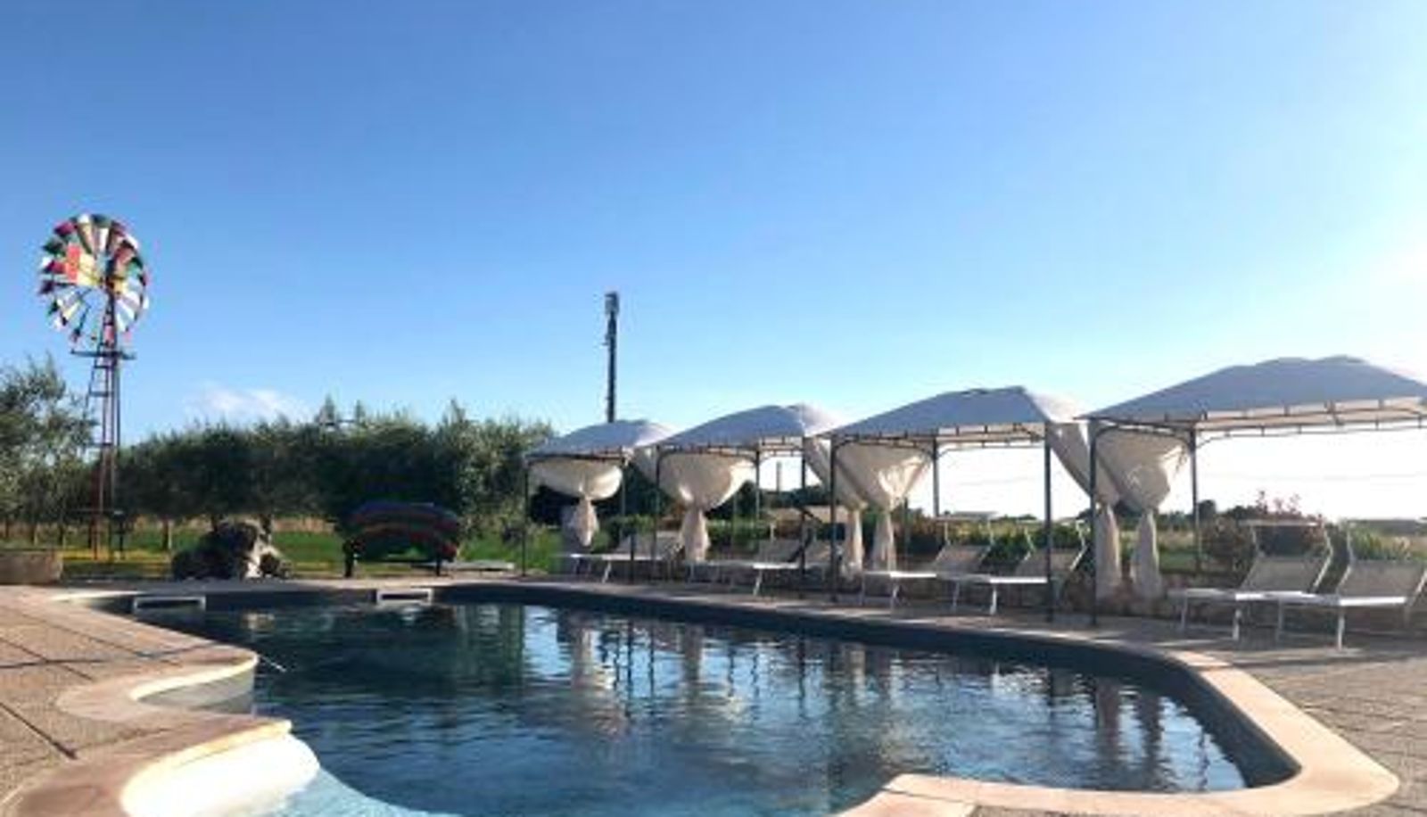 Piscina - CASA VACANZE ARCOBALENO
