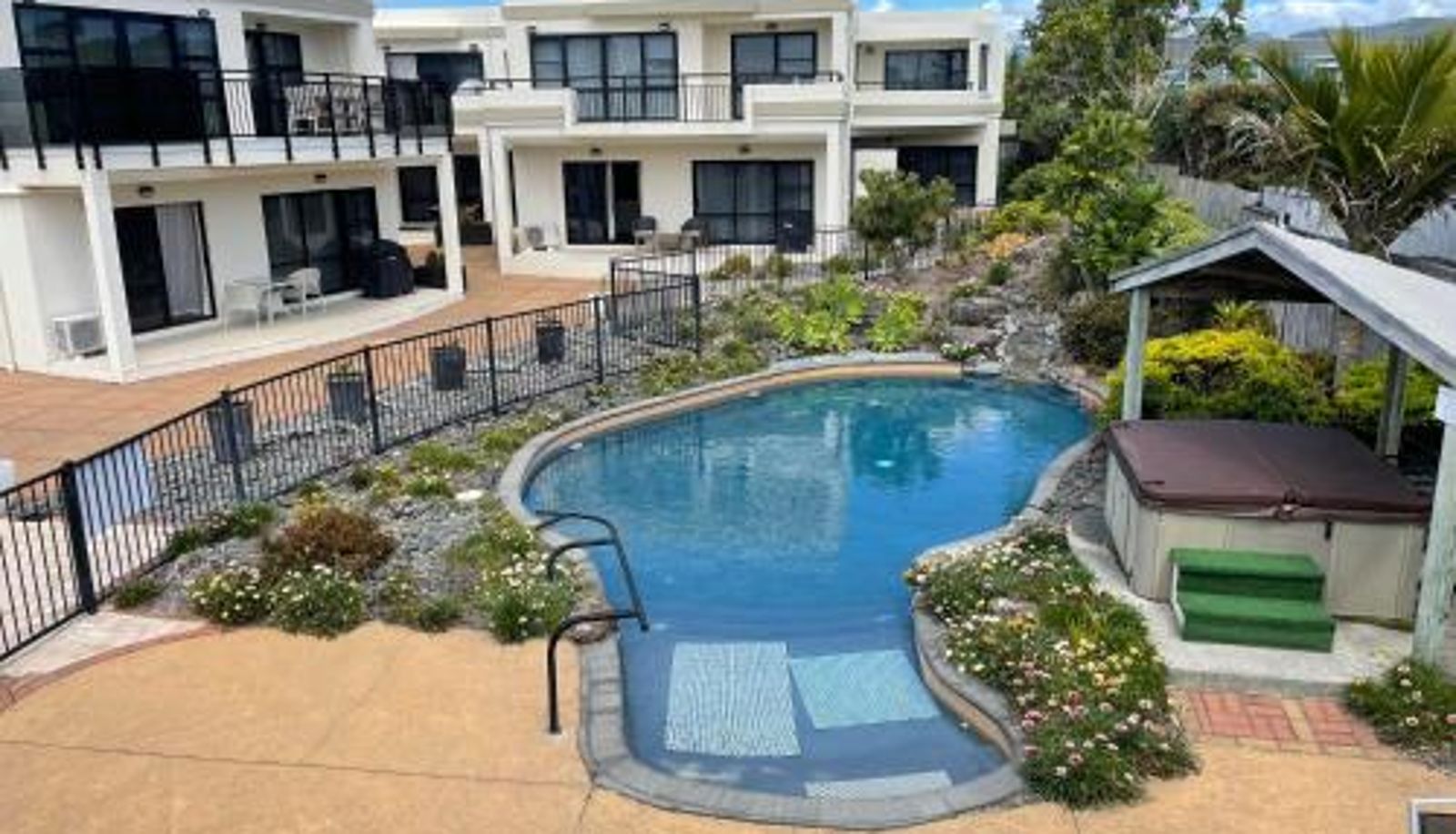 Pool - Ocean Breeze Resort Pauanui