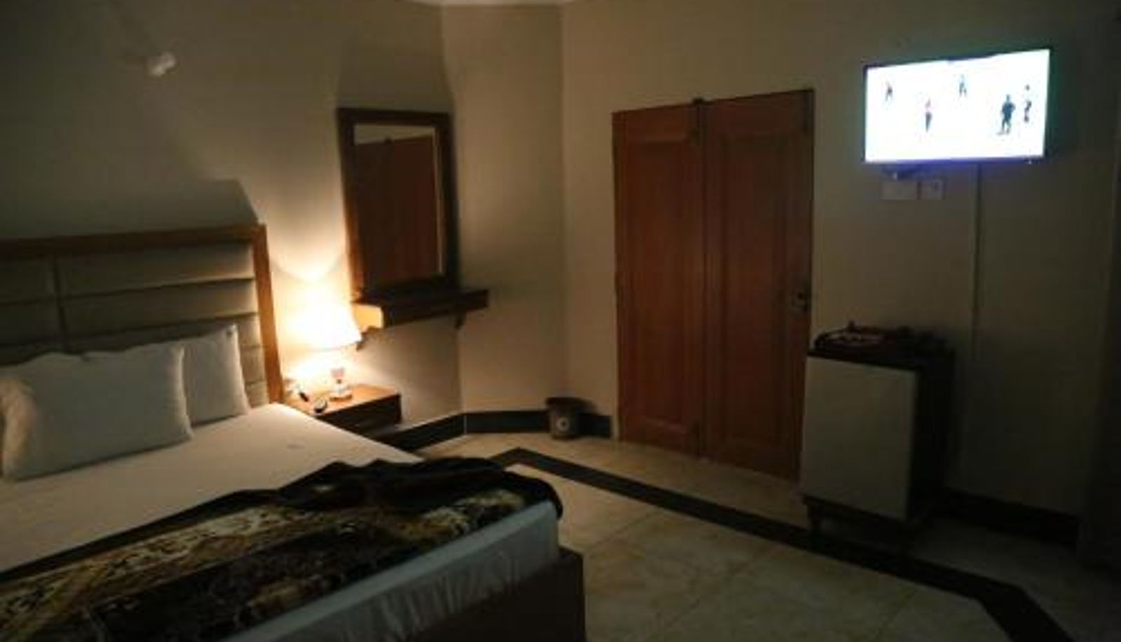 Zimmer - The King Hotel