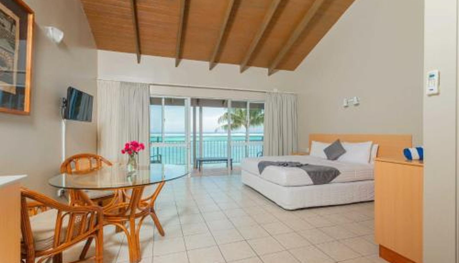 Apartment - Moana Sands Beachfront Hotel