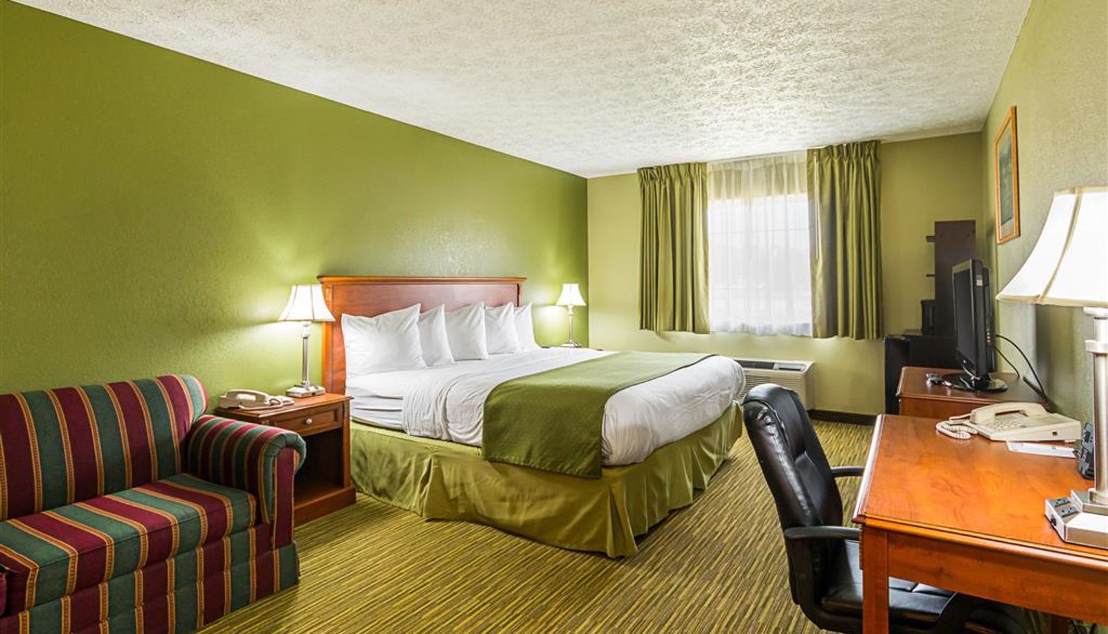 Room - Quality Inn Weston