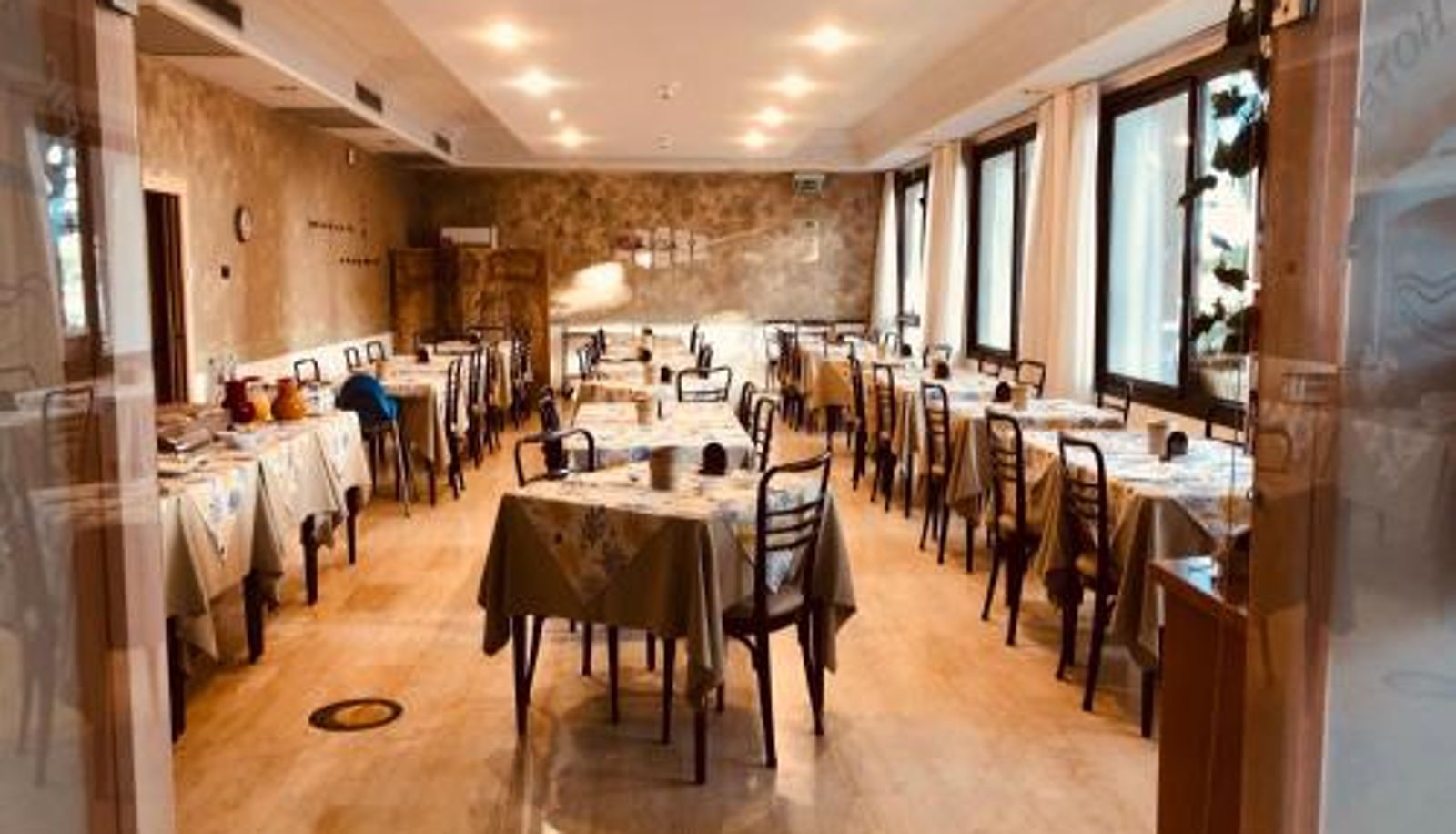 Sala prima colazione all'interno del ristorante - Piccolo Hotel
