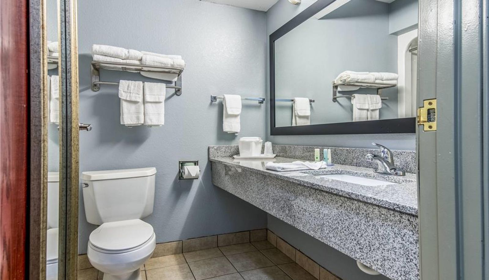 Camera - Quality Suites Maumelle - Little Rock Northwest