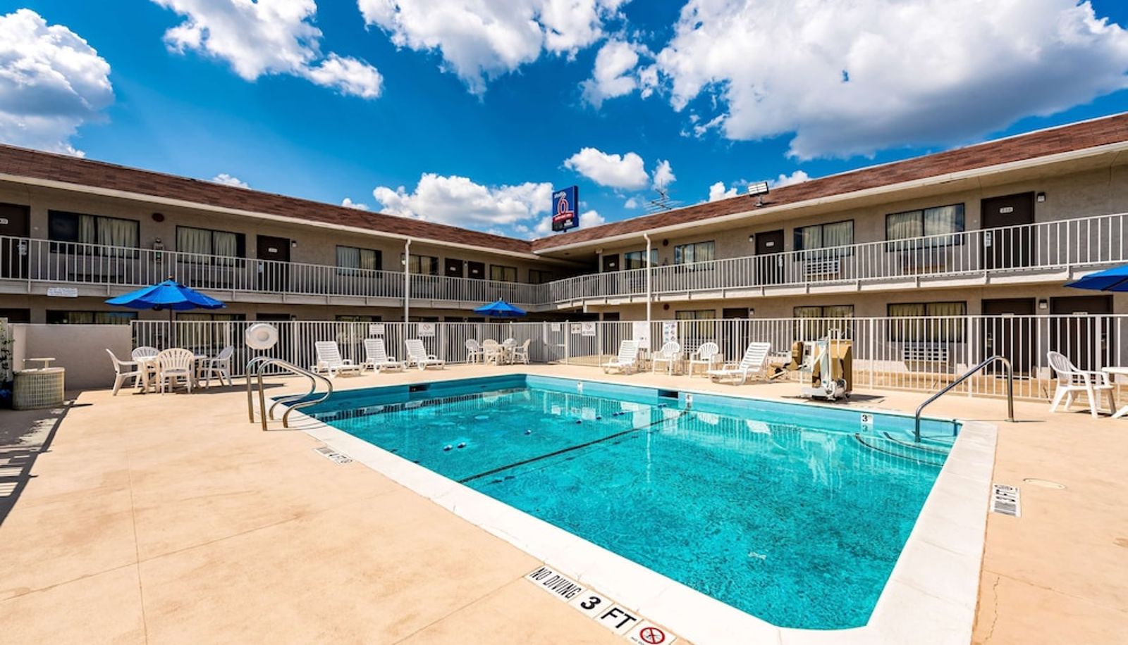 Pool - STUDIO 6 MONROE -WEST MONROE