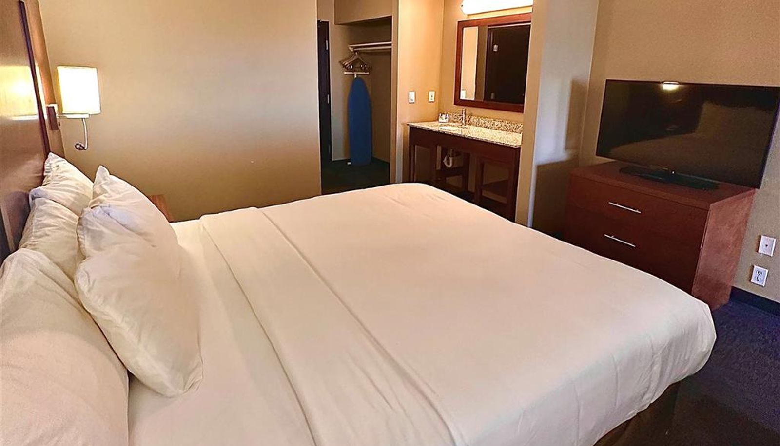 Room - Baymont by Wyndham Phoenix North