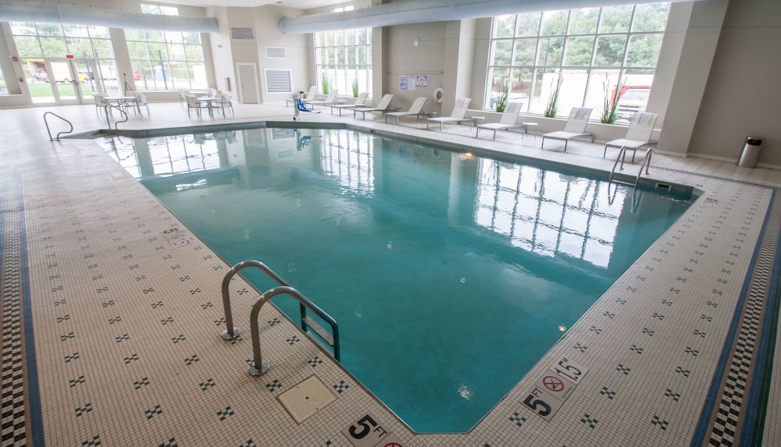 Pool - Tapestry Collection Hilton Hotel Renovo Des Moines Urbandale