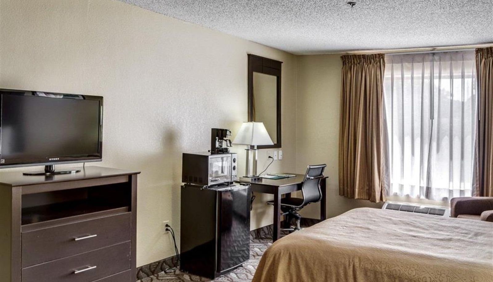Room - Quality Suites Baton Rouge East - Denham Springs