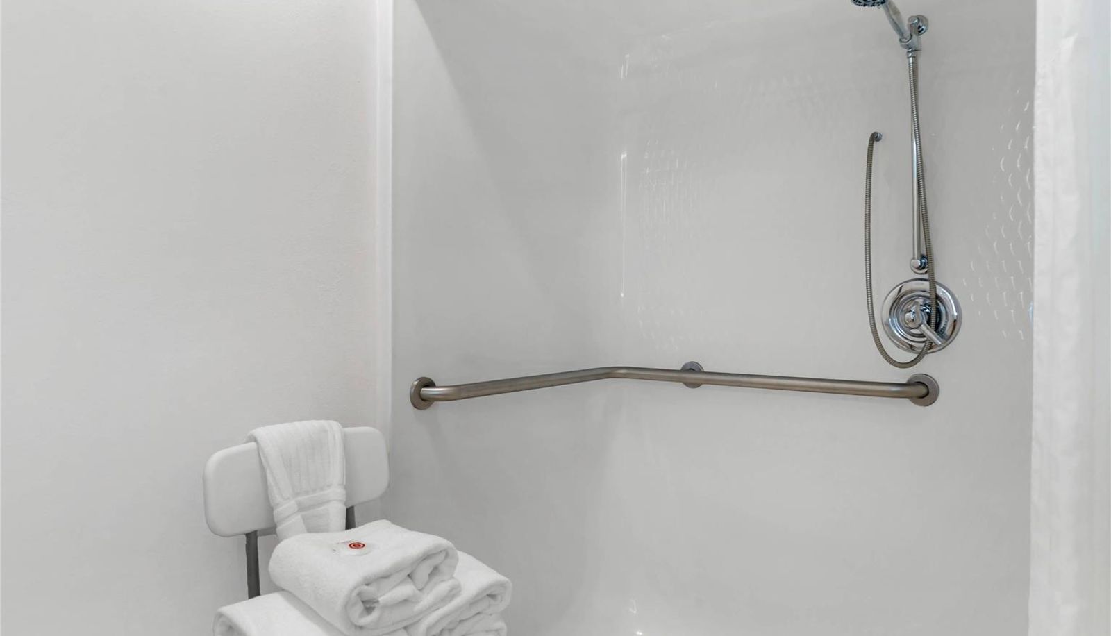 Zimmer - Comfort Suites Auburn Hills-Detroit