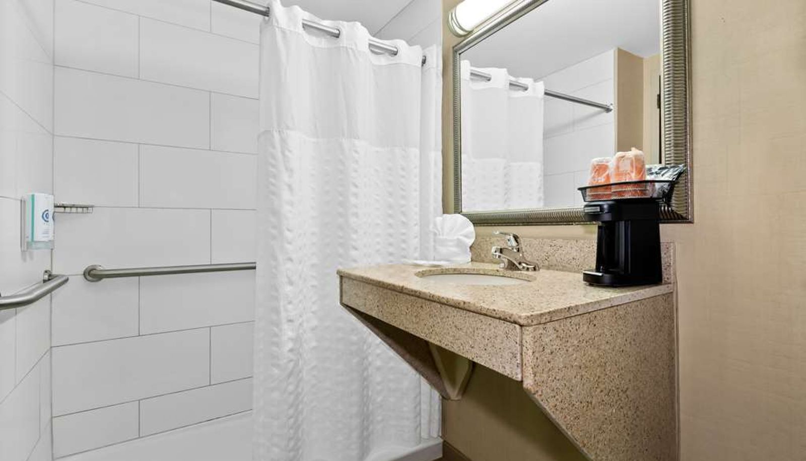 Room - Comfort Suites Lumberton North