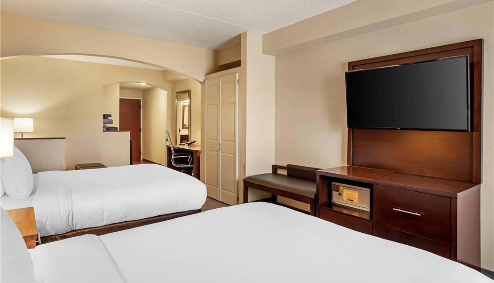 Zimmer - Comfort Suites State College near Penn State