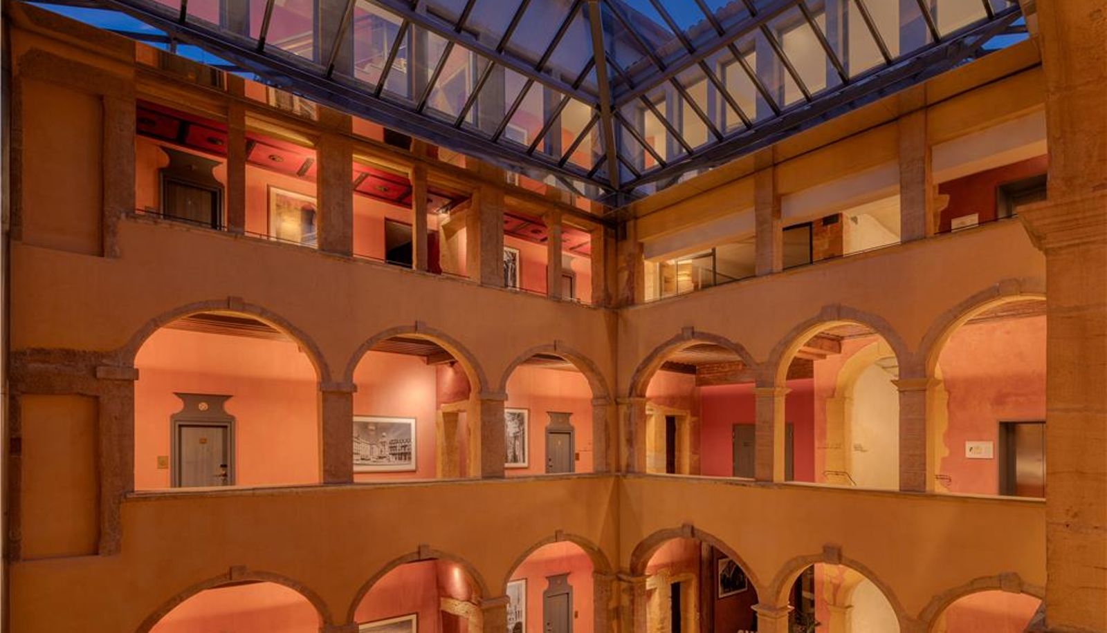 Innenbreich - Cour des Loges Lyon a Radisson Collection Hotel