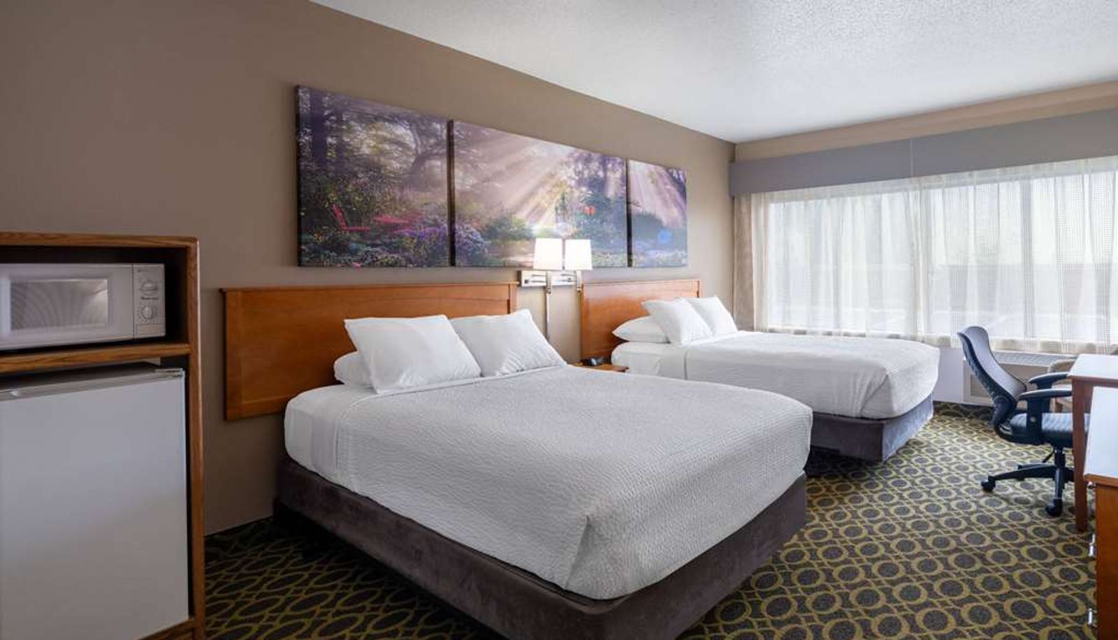 Zimmer - Days Inn & Suites by Wyndham Madison
