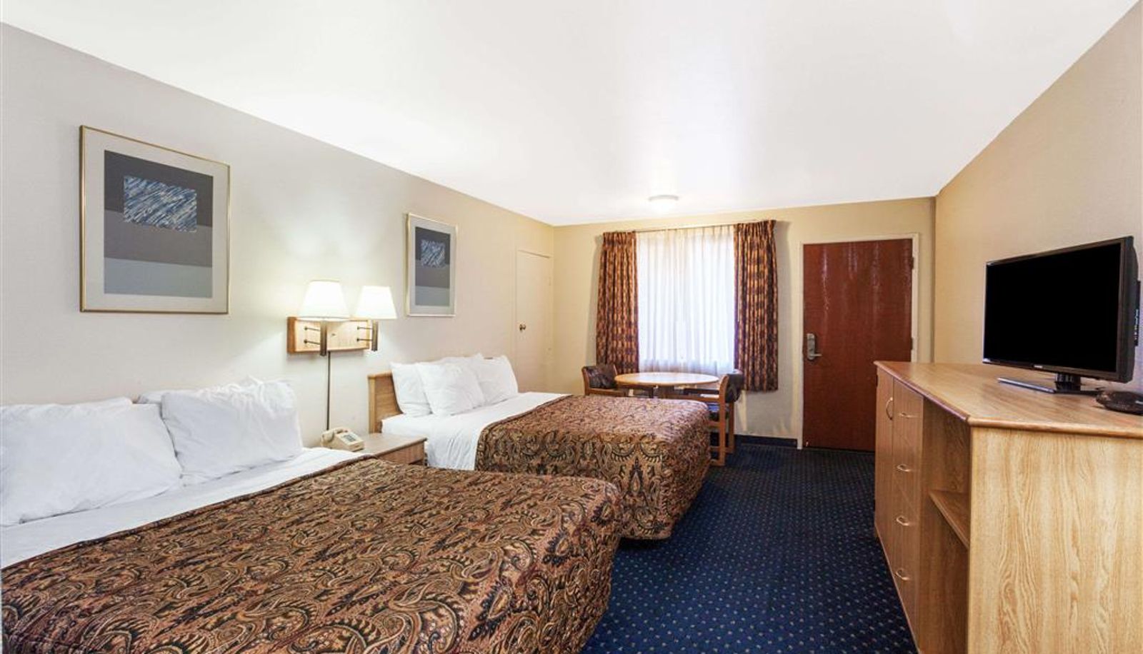 Habitación - Days Inn by Wyndham Anaheim West