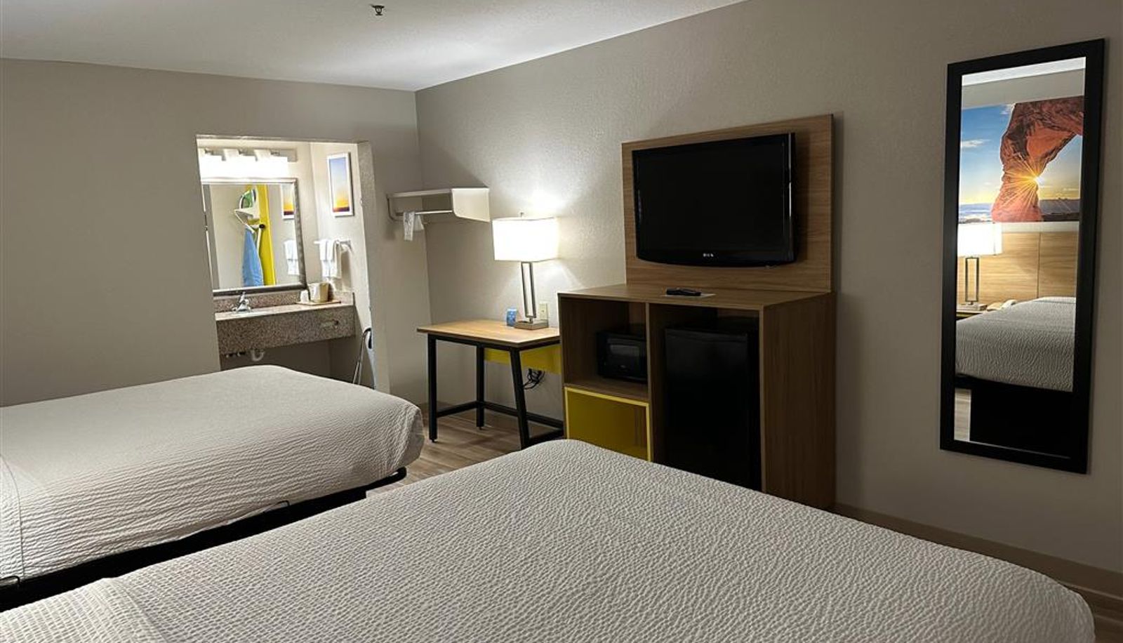 Room - Days Inn by Wyndham Oklahoma City