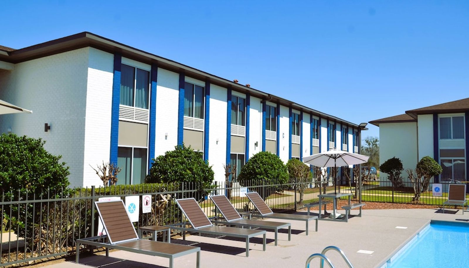 Buitenruimte van het hotel - Americas Best Value Inn & Suites Foley Gulf Shores