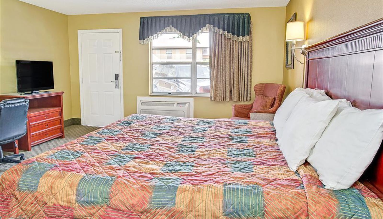 Room - Days Inn by Wyndham Orange City/Deland