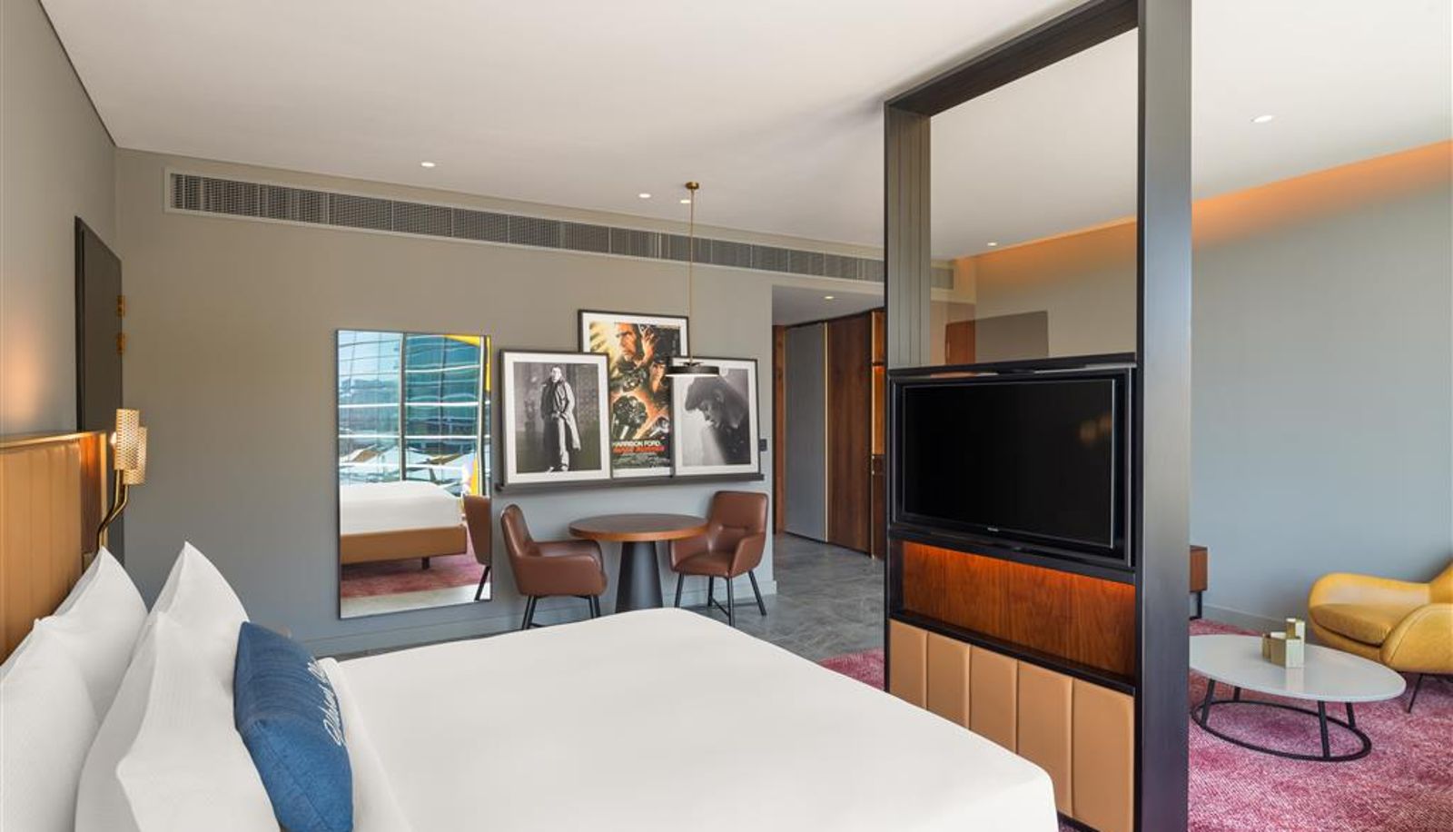 Kamer - The WB Abu Dhabi hotel Curio Collection by Hilton