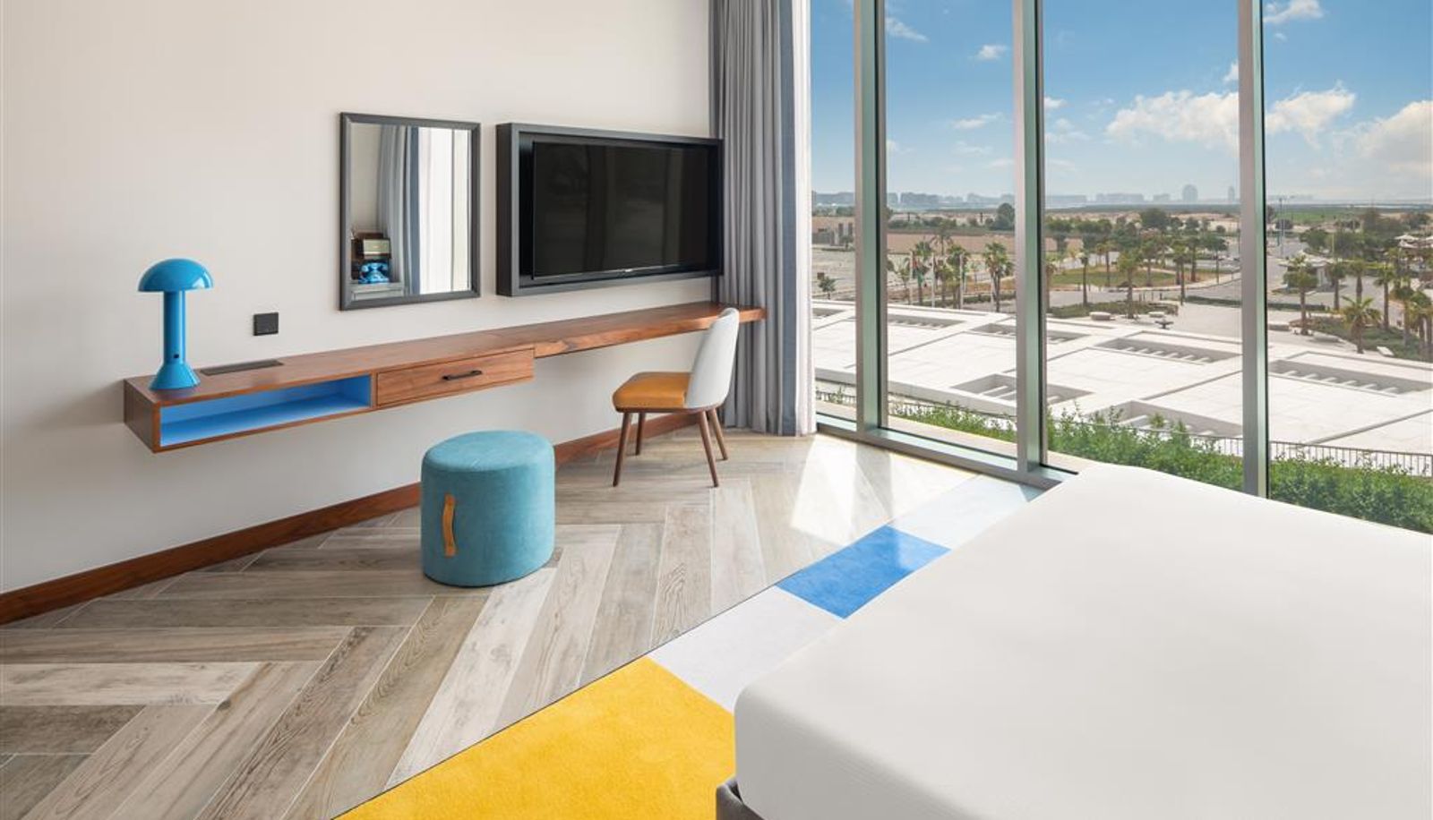 Zimmer - The WB Abu Dhabi hotel Curio Collection by Hilton