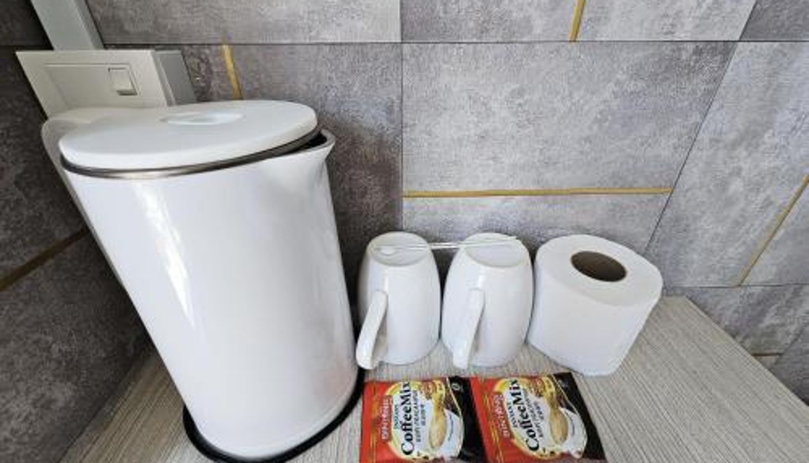 Dreibettzimmer - Good2Stay Budget Hotel l Lift l Coway Water l WIFI6 l Laundromat