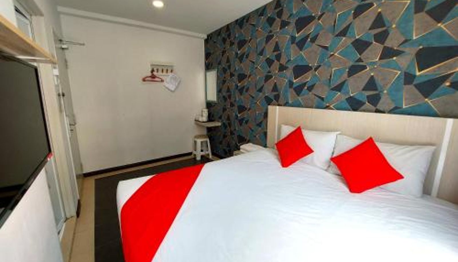 Zimmer - Good2Stay Budget Hotel l Lift l Coway Water l WIFI6 l Laundromat