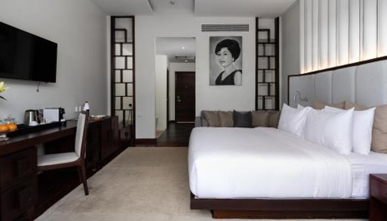 Suite - Shintana Saya La Maison