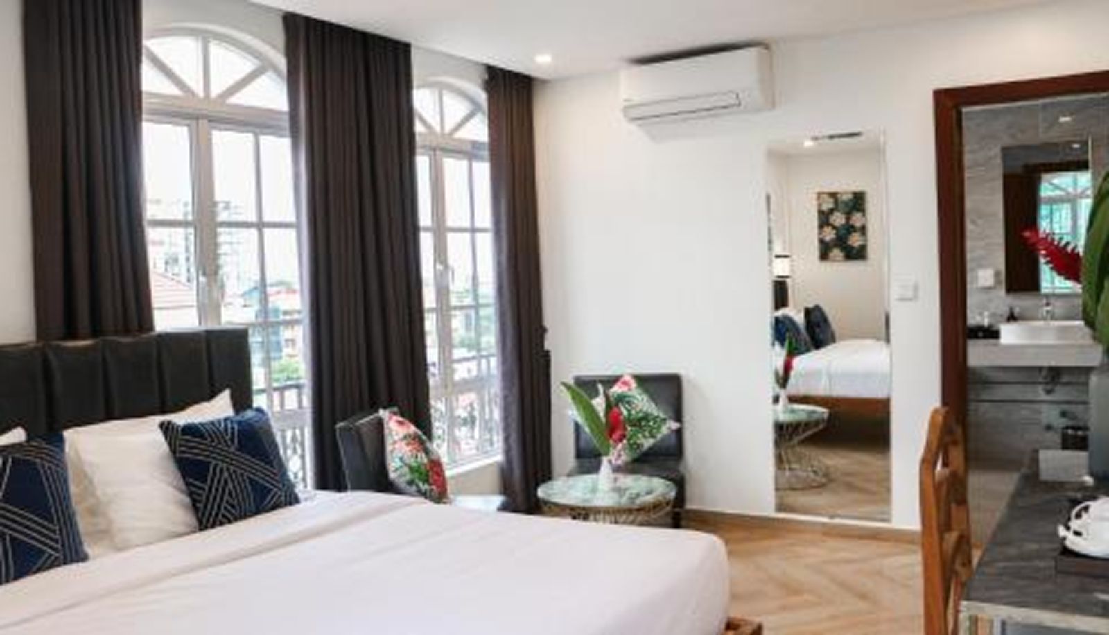 Suite - Mettavary Hotel
