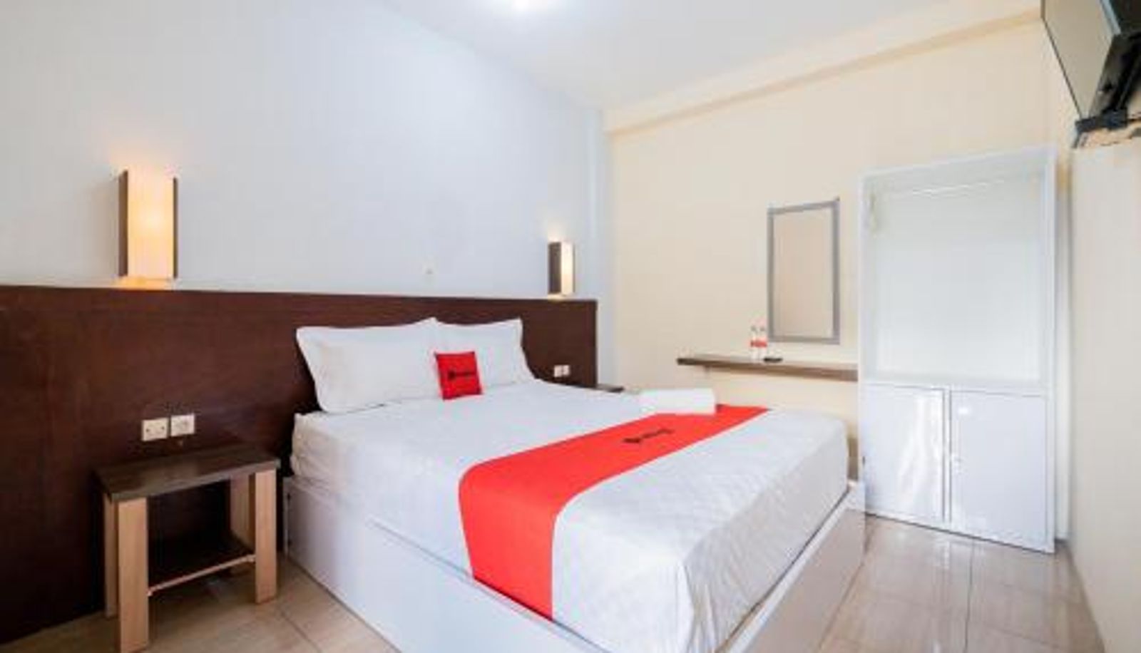 Habitación - RedDoorz at Omahku Guest House Batu