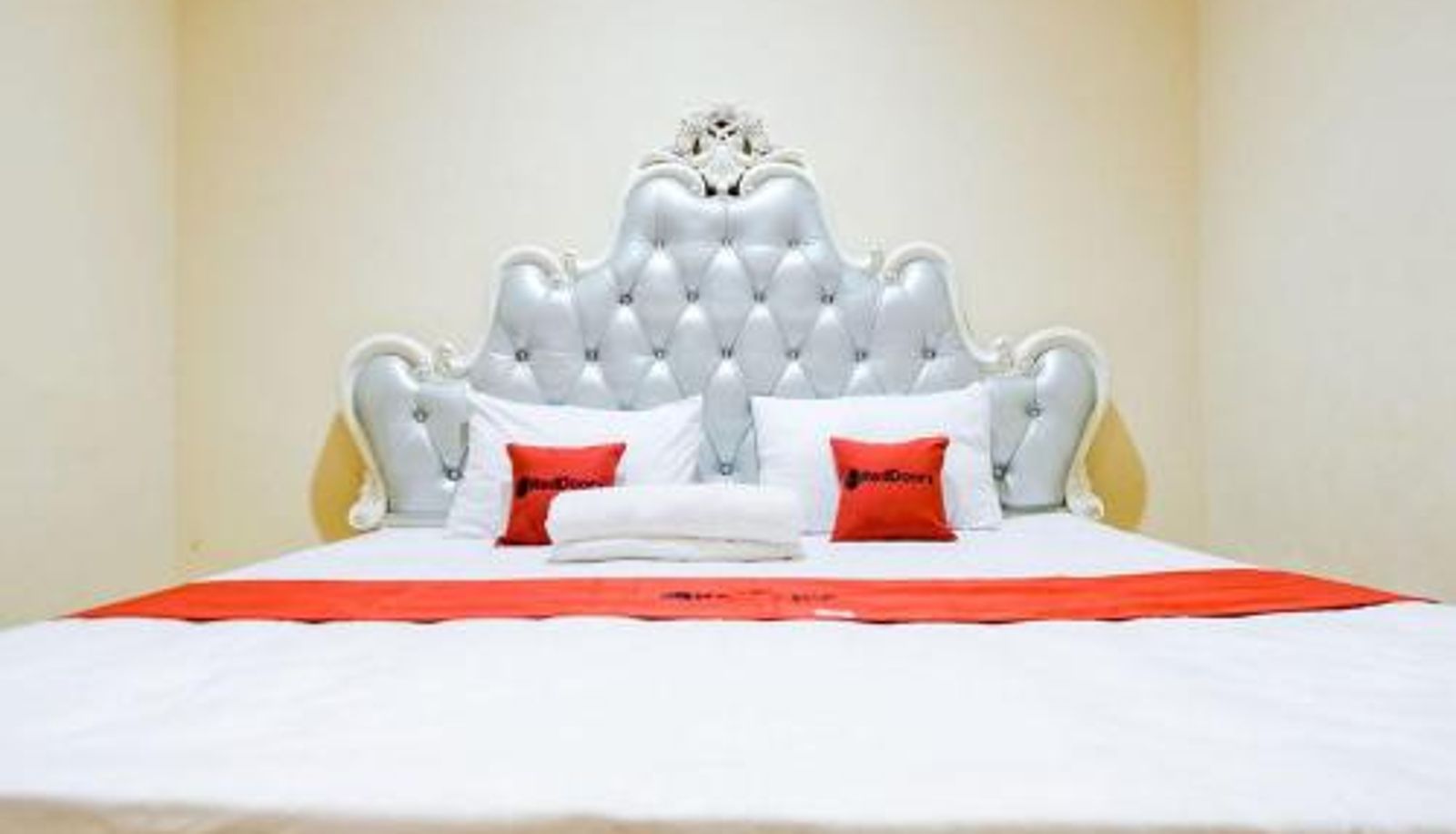 Zimmer - RedDoorz at Taman Gajah Mada Medan