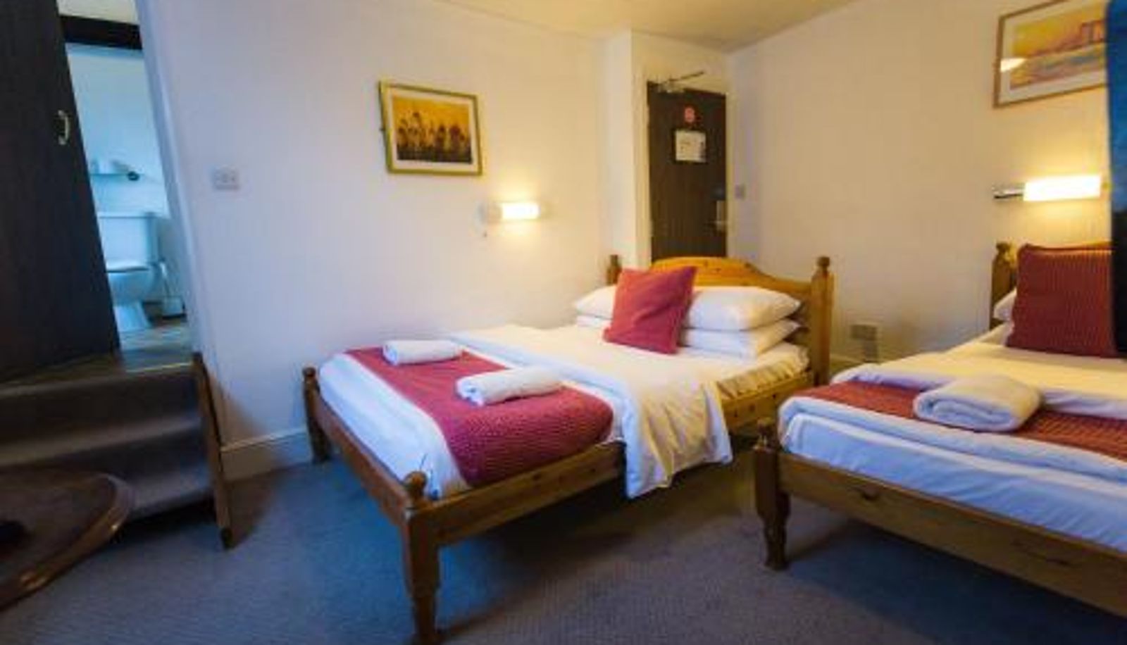Tripla - St Athans Hotel