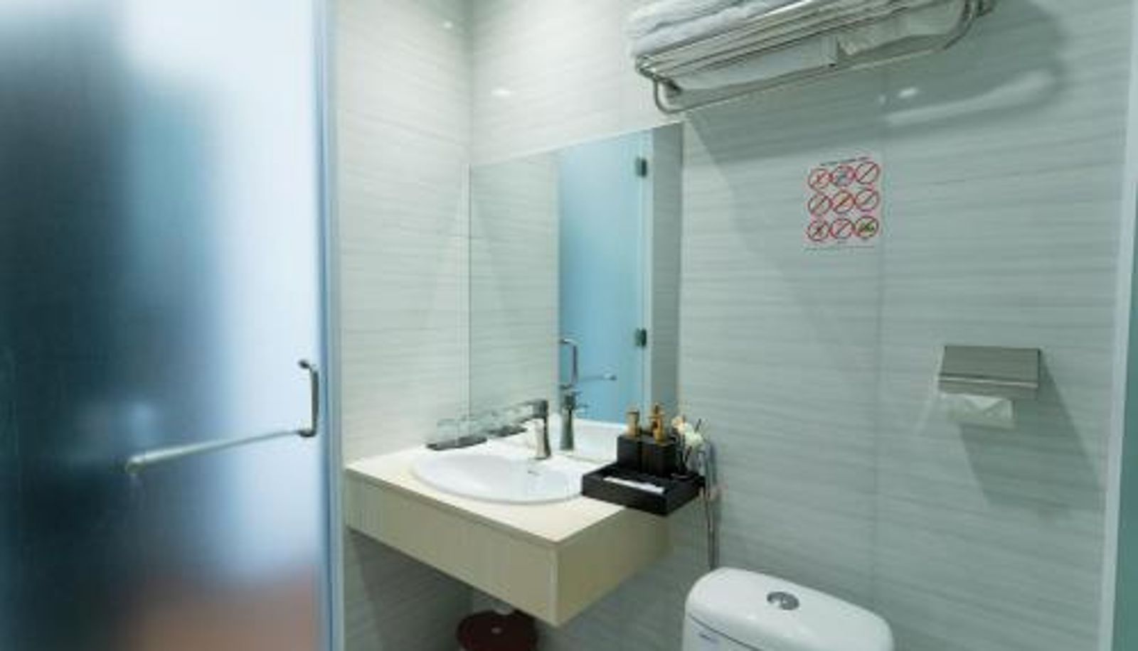 Badezimmer - Queen Central Hotel - Ben Thanh Market