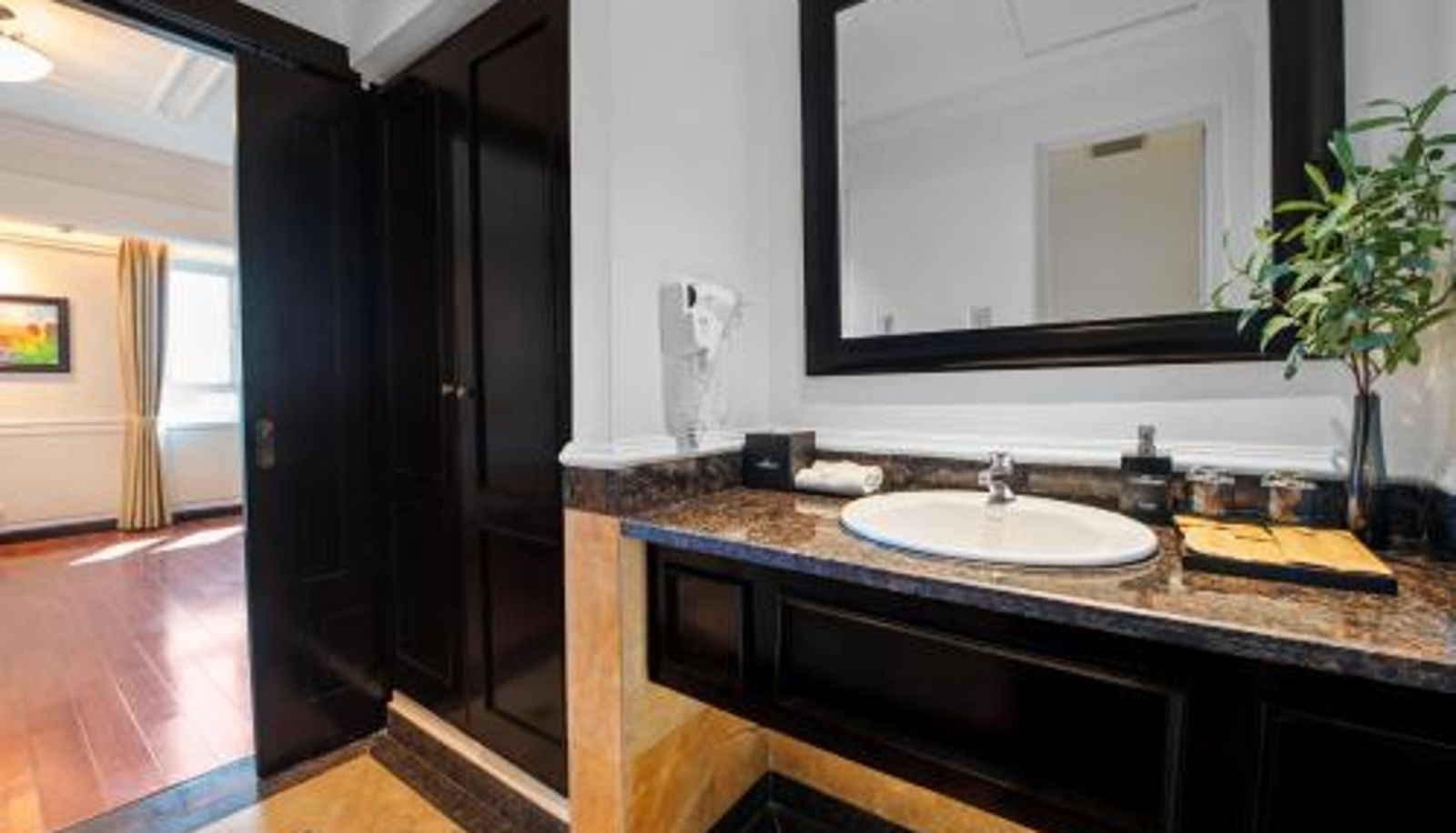 Bathroom - Ninh Binh Legend Hotel
