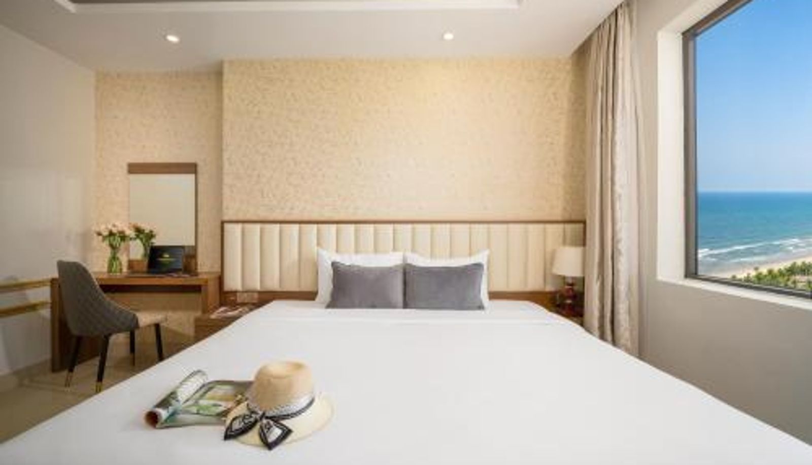 Info - 7 Seven Sea Hotel