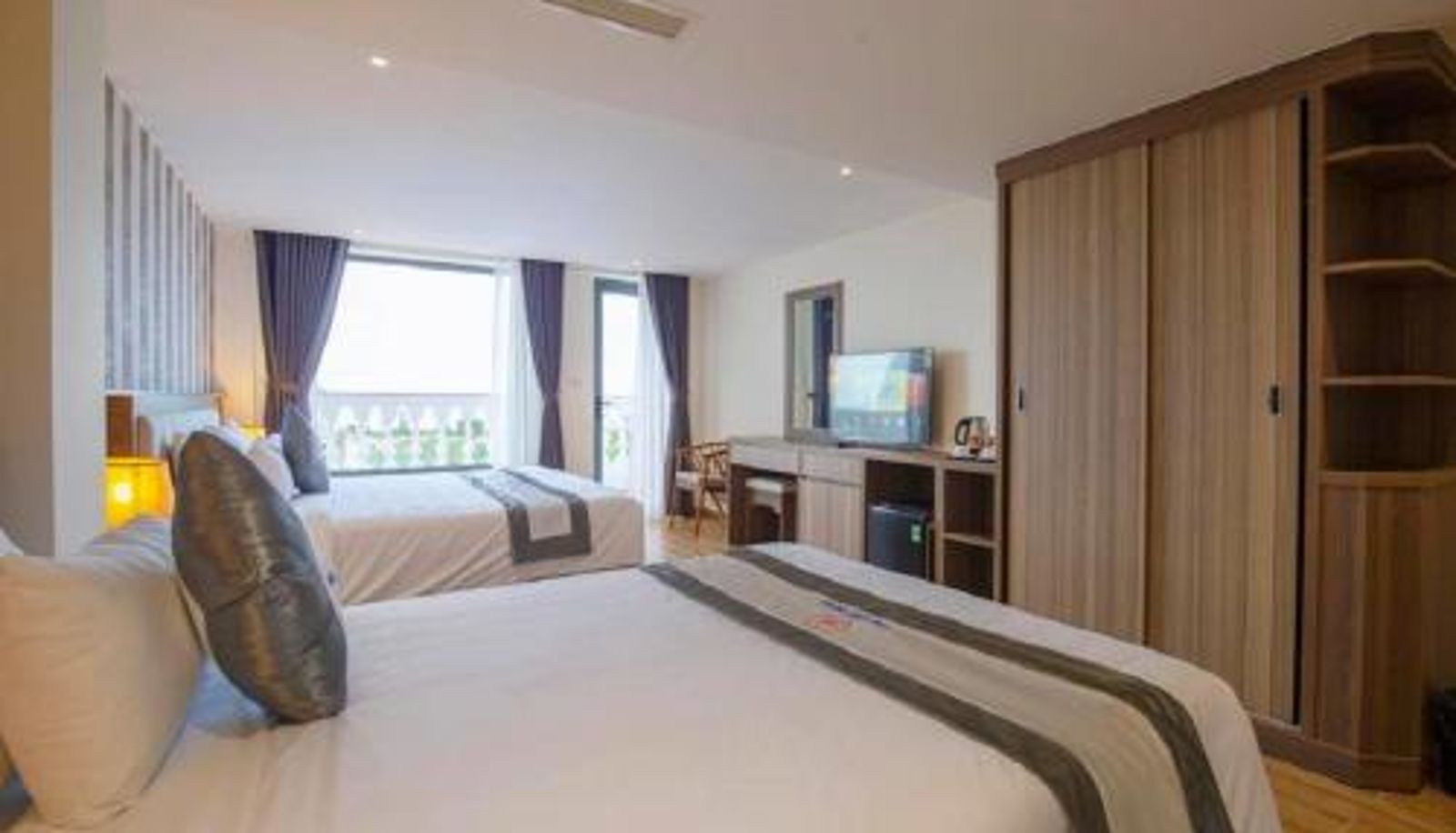 Info - UM-PQ hotel Phú Quốc