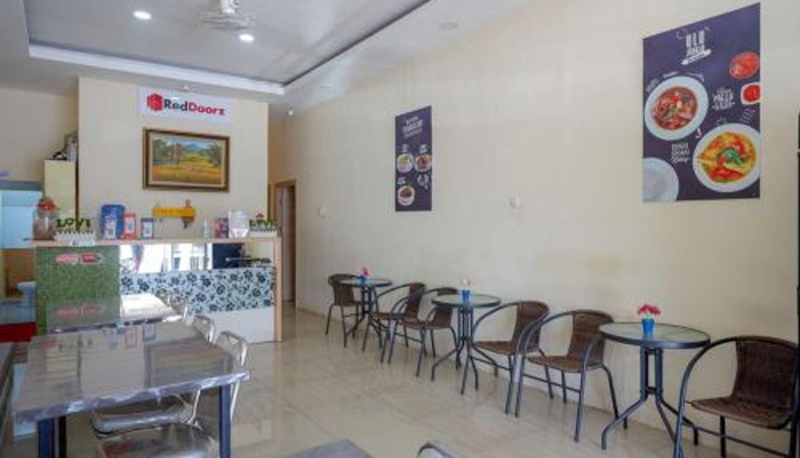 Breakfast room within the restaurant - RedDoorz Plus @ Losari Makassar