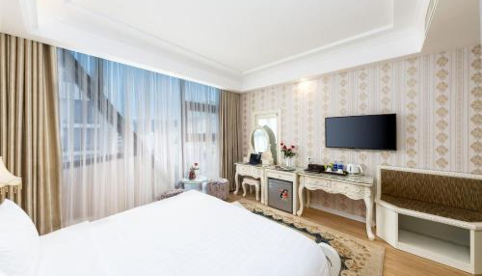 Room - Golden Rose Hotel