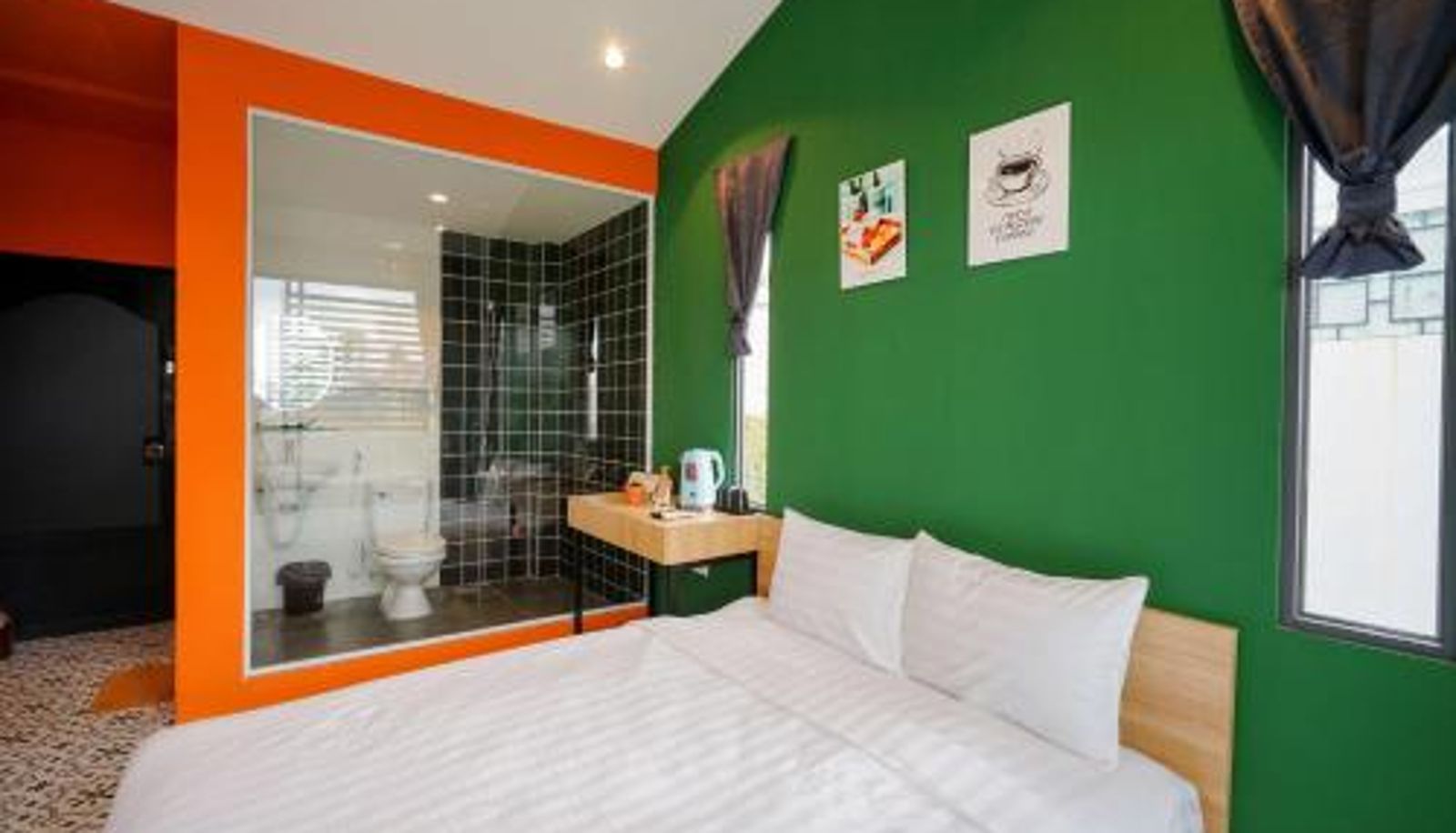 Suite - Lá Hotel Hàng Xanh