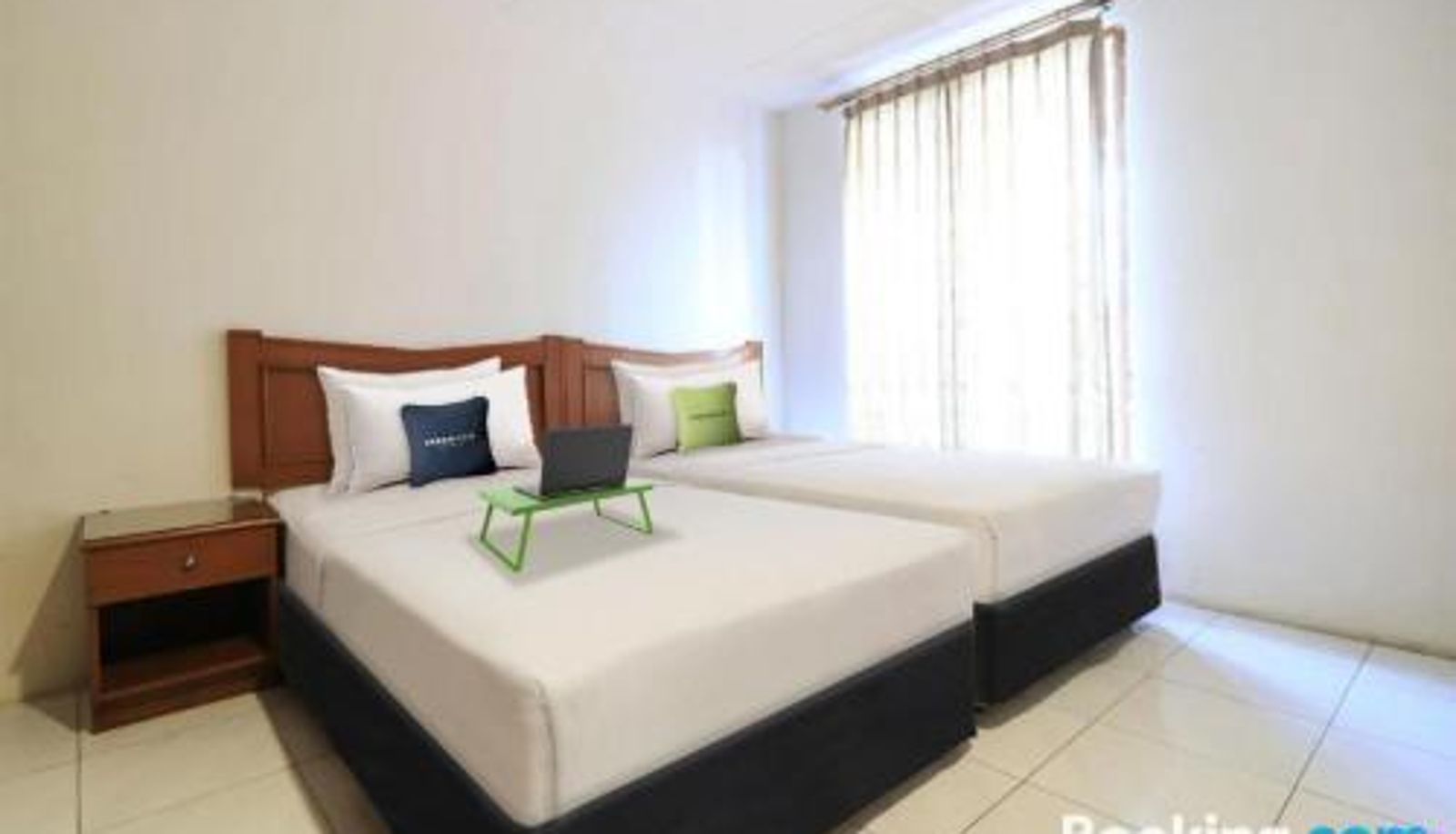 Zimmer - Urbanview Mroom PH Kemang