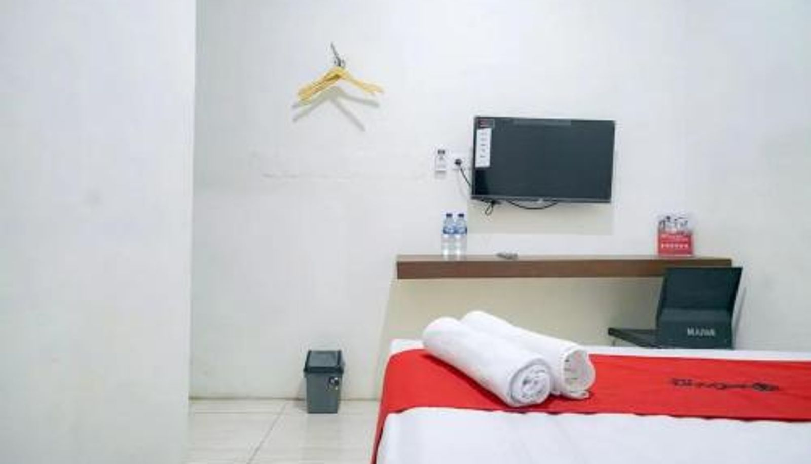 Kamer - RedDoorz near Ekowisata Mangrove Belawan Medan