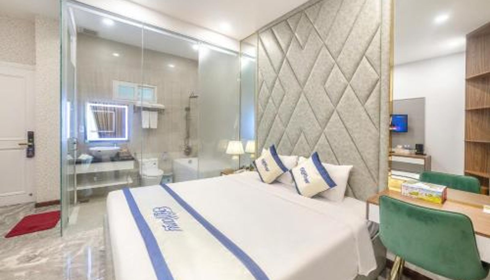 Room - Tiffany Hotel & Restaurant