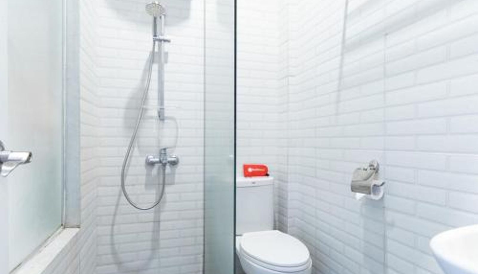 Badezimmer - RedDoorz Premium near Centre Point Mall Medan