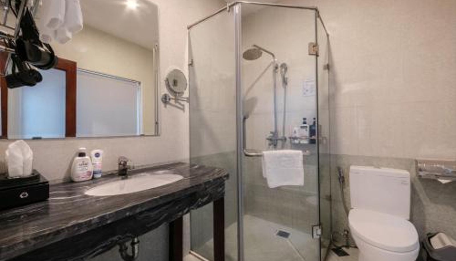 Bathroom - A25 Hotel - 63A Phương Liệt