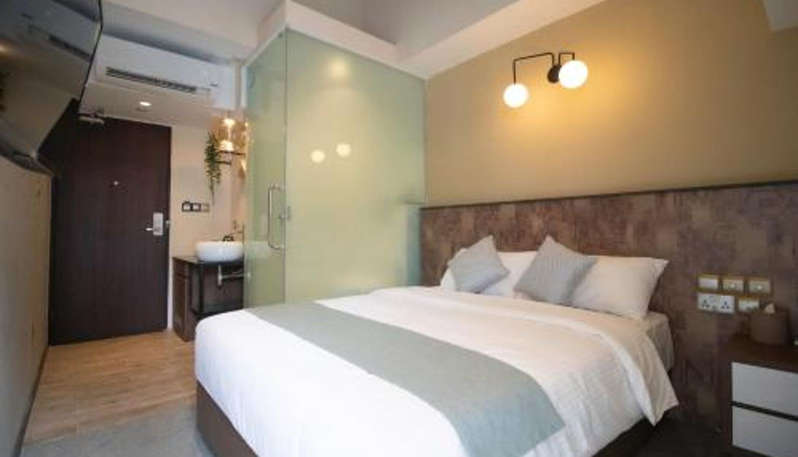 Room - Harbour Ville Hotel - Hamilton
